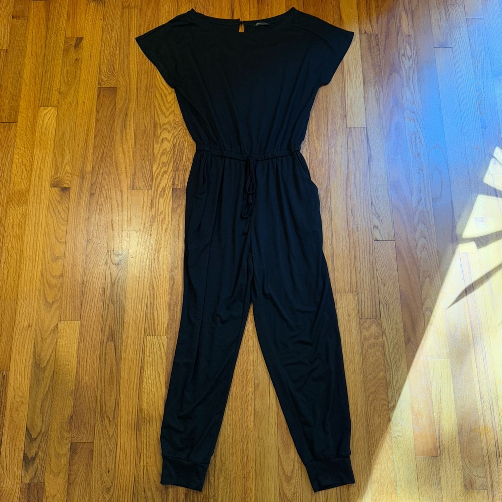 Pretty Garden Black Jumpsuit with Drawstring Waist and Jogger Ankles Medium